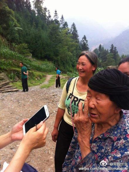 [转载]善心莲心医疗队第三次进入四川雅安灾区义诊送药及为灾民同胞安装净水设备大型报