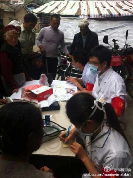 [转载]善心莲心医疗队第三次进入四川雅安灾区义诊送药及为灾民同胞安装净水设备大型报