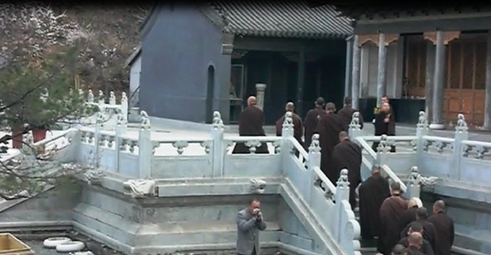 善心蓮心禮請遼寧海城大悲寺全體法師主持救劫大放生