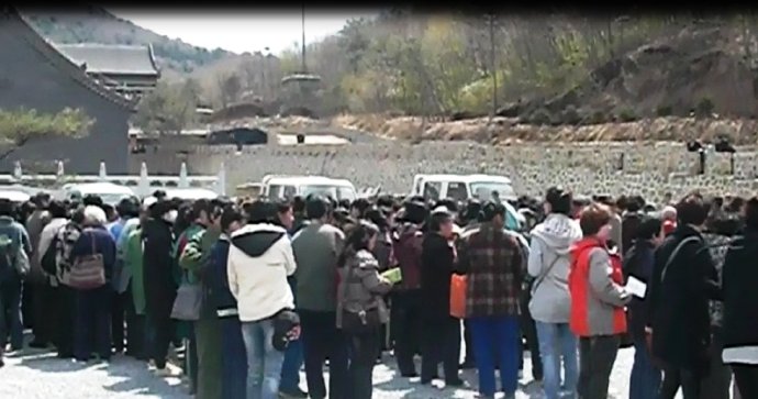 善心蓮心禮請遼寧海城大悲寺全體法師主持救劫大放生