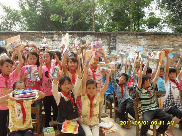 善心莲心梧州市苍梧县人和片大型助学活动