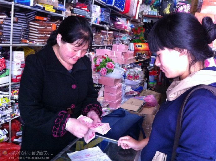 善心莲心联合金虹汝爱心团在四川阿坝壤举行大型助学及捐赠物资活动