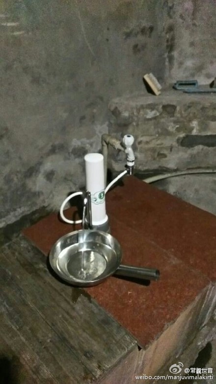 善心莲心九次深入芦山地震乡村，为当地百姓义诊及安装净水器