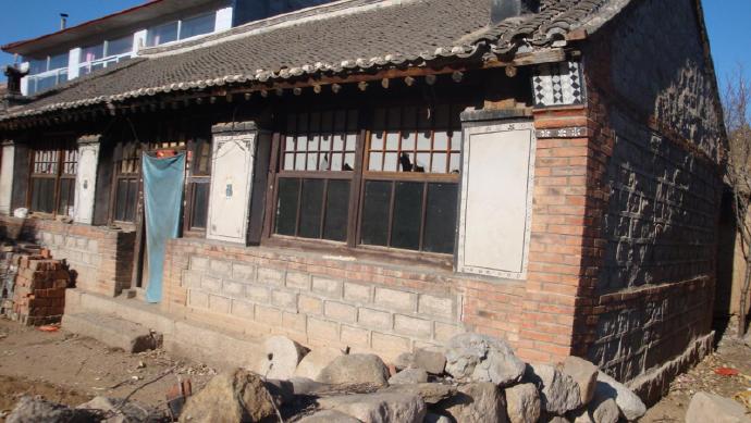 雙親使我知書識墨，大恩無以為報！