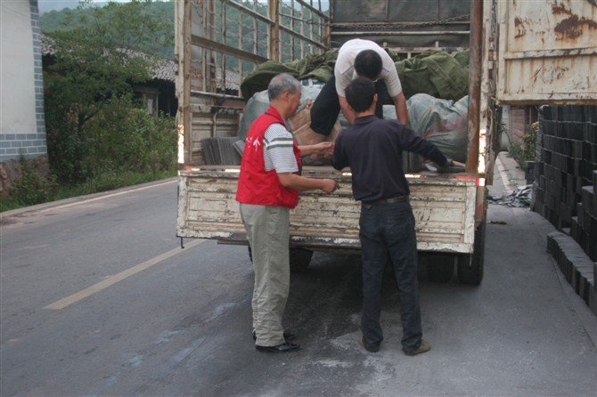 愛在大涼山-善心蓮心助學活動