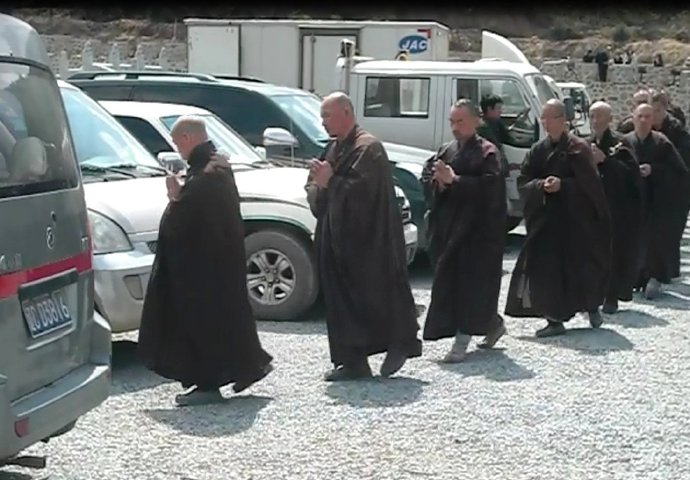 善心蓮心禮請遼寧海城大悲寺全體法師主持救劫大放生