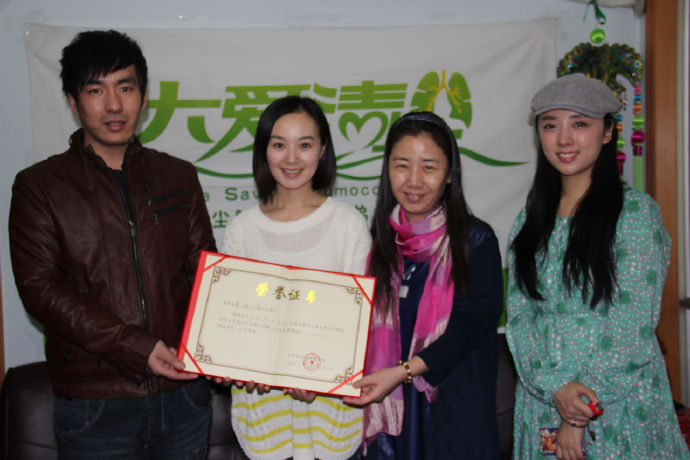 善心莲心再度向北京大爱清尘基金会捐赠35台制氧机