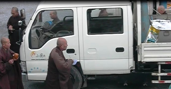 善心蓮心禮請遼寧海城大悲寺全體法師主持救劫大放生