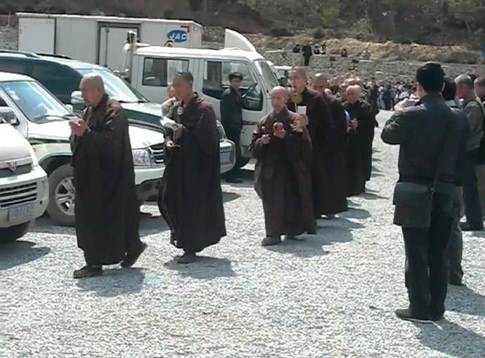 善心蓮心禮請遼寧海城大悲寺全體法師主持救劫大放生