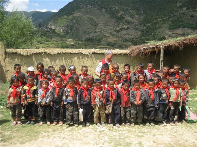 愛在大涼山-善心蓮心助學活動