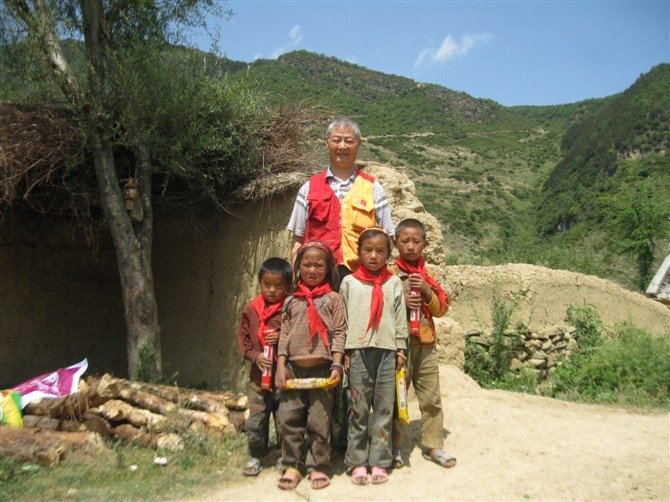 愛在大涼山-善心蓮心助學活動