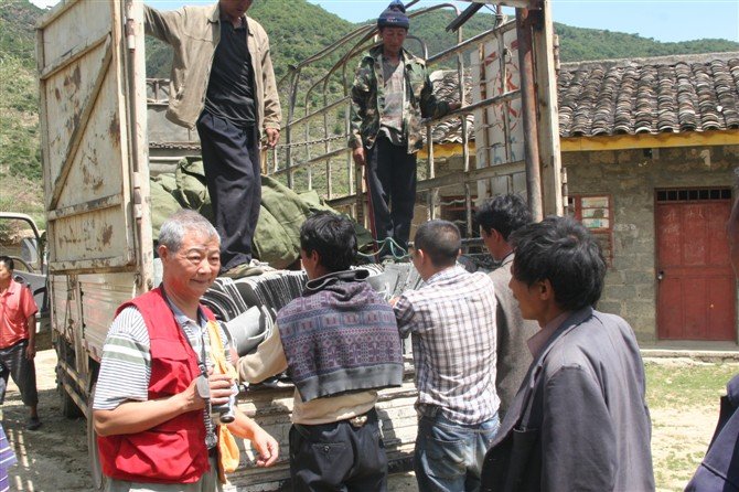 愛在大涼山-善心蓮心助學活動